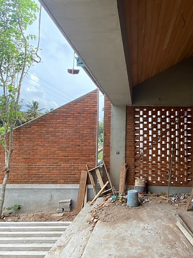 🌤️”Geometry in dialogue with light,where shadows sketch what words cannot.Walls that breathe, frames that listen~a home becoming.” ©️SAHA ARCHITECTS #architecture #brick #contemporaryarchitecture #residencial #vernacular #tropical #art #artist #architect #asia #srilanka | SAHA architects & partners
