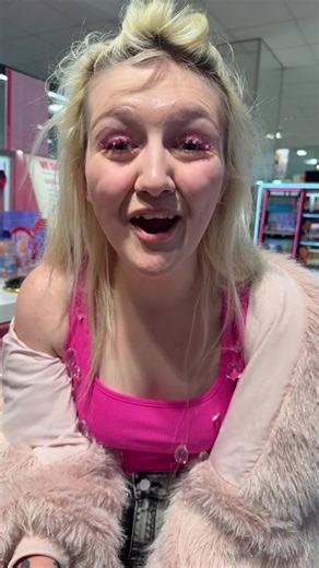 Transform Your Eyebrows at Benefit in Boots Truro