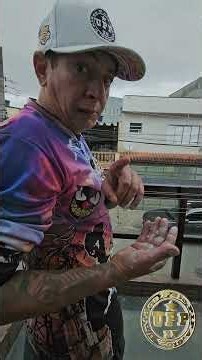 🪁 Kite flyer washing cerol off his hands in the 80s and 90s #shorts