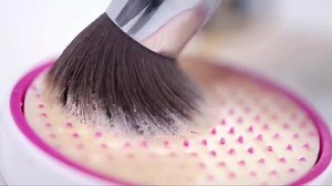 @itsbrittxoxoxo shows how to remove makeup residue and bacteria from your makeup brushes using our all-natural SigMagic™ Scrub brush cleanser. | Sigma Beauty