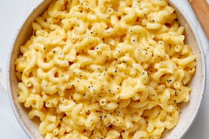 One Clever Trick Makes This The Easiest Stovetop Mac and Cheese Ever