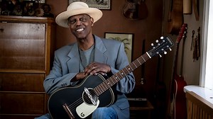 Eric Bibb: “I love cheapo guitars that have a unique quality. They’ll tell you what songs they want to play“