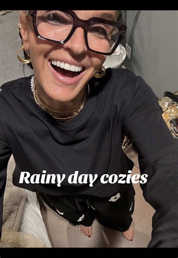 Cute Sweat Outfits for Rainy Days