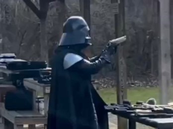 黑武士：这个用着比光剑顺手多了