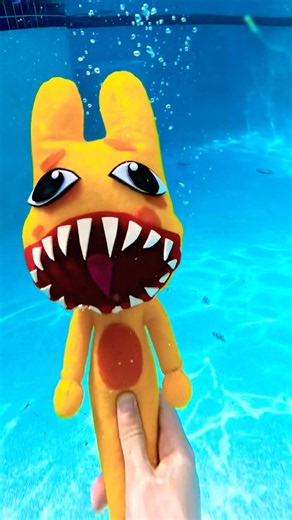 I found Animals Hospital plush in my pool😱👀 #roblox