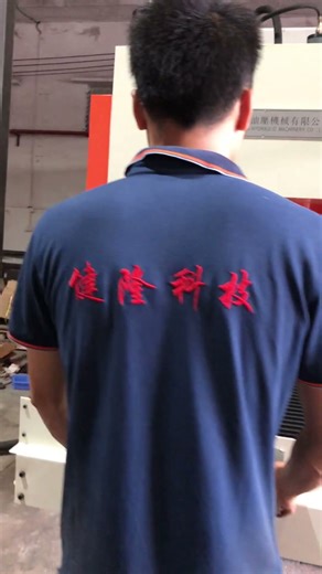 Slide-type four-column jigsaw hydraulic press