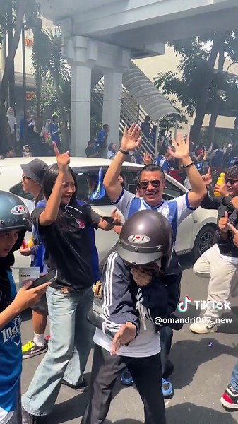 Alah geunah c neng@𝐀𝐛𝐚𝐡 𝐑𝐮𝐥𝐥𝐲🧢 @𝙋𝘼𝙋𝘼 𝙁𝙄𝙏𝘼𝙈𝘼 #persibbandung #konvoy #gaskeun