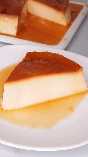 Mapishi rahisi on Instagram: "Caramel pudding ya mkate 😍😋 Follow @mapishirahisi for more recipes! Ingredients / mahitaji 2 cups milk / vikombe 2 maziwa ¼ cup sugar / ¼ kikombe sukari 3 bread slices / mikate 3 2 eggs / mayai 2 ½ tsp vanilla / vanilla ½ kijiko kidogo ¼ cup sugar for caramel / ¼ cup sukari ya caramel Steam 40 to 45 mins"