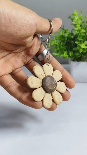 8.2K views · 173 reactions | simple making coconut shell keychain 便| #shorts #bestoutofwaste #trending #sho #coconutshellcraftrtsfeed #diy #coconutshellcraftideas | Master Ideas | Facebook
