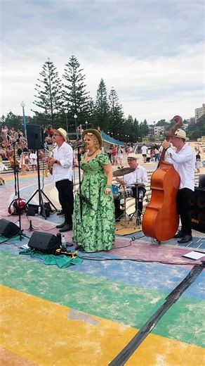 The Jitterbug Club | Swing, Lindy Hop & Rock'n'Roll Dance School on Instagram: "What a night Swingin’ by the seaside at Coogee Beach! Queenie and The Cavaliers and The Jitterbug Club brought the beachside to life with live swing music and dancing. Last night reminded us why we love outdoor music so much 💛 Free, accessible, beachside swing dancing with the best crowd. Thank you to everyone who came along and filled the space with energy and to Randwick Council for curating live music in places w
