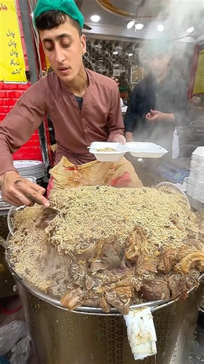 Peshawar’s GIANT Meat Golden Pulao🍛🔥| Qissa Khwani Bazar | Ultimate Pakistani Pulao #streetfood