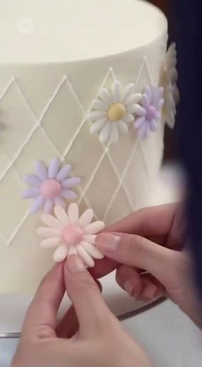 Elegant White Lace Cake 🤍✨ | Cake Layers & Designs