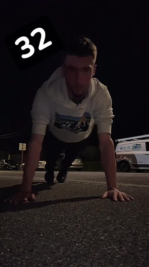 Excusez-moi l’équipe, j’ai oublié de vous poster la vidéo de hier pour le jour 32 pompe ont été validé. À tout à l’heure pour les 33 bisous ##pourtoii##fyp##pompe##defi##10k