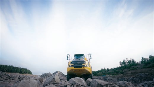 Built to thrive in your toughest environments 💪🌍 The New Generation A40 delivers unmatched comfort thanks to: ✅ Superior suspension system and bogie function ✅ Terrain Memory ✅ Better performance with OptiShift ✅ Load and dump brake ✅ Easy to operate ✅ Downhill Speed Control ✅ Haul Assist with On-Board Weighing This is performance that’s #MadeForTheWild. Learn more to discover 👉 https://bit.ly/3ZpV1x1 #VolvoCE #NewGeneration #NewGenerationArticulatedHauler #articulatedhauler #articulateddumpt