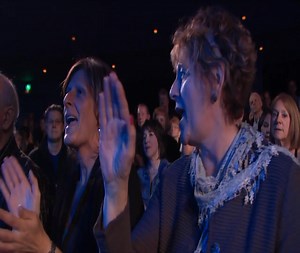 236K views · 6.1K reactions | California Girls, Don't Worry Baby and Good Vibrations (Beach Boys covers) - ft Under the Streetlamp Part 6 | Under The Streetlamp | Facebook