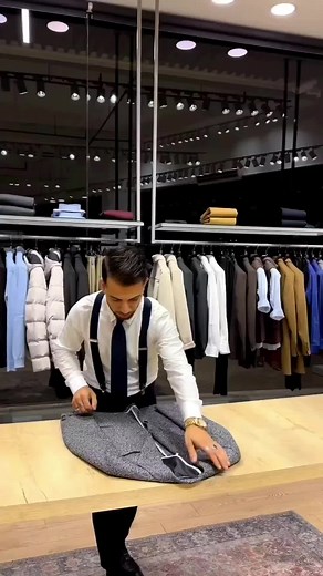 Professional Blazer Folding Techniques for Men's Fashion
