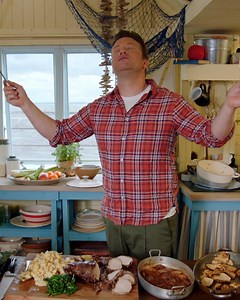 You NEED THIS to upgrade your family Sunday roast!! https://www.jamieoliver.com/recipes/pork-recipes/pot-roast-pork-with-chianti-jus/ | Jamie Oliver
