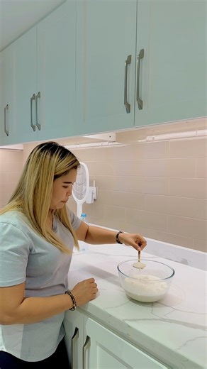 My filipino house keeper drinking Nigerian ijebu garri for the first time | AngieNation