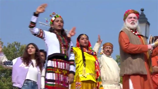 The Ministry of Culture tableau depicts the theme “𝐕𝐚𝐧𝐝𝐞 𝐌𝐚𝐭𝐚𝐫𝐚𝐦 – 𝐓𝐡𝐞 𝐒𝐨𝐮𝐥 𝐂𝐫𝐲 𝐨𝐟 𝐚 𝐍𝐚𝐭𝐢𝐨𝐧.” Far more than a song, it is a powerful expression that once echoed on the lips of revolutionaries and resonated in the hearts of every Indian. #RepublicDay2026 | #RepublicDay | #RepublicDayOnAIR | #RepublicDayIndia🇮🇳 | All India Radio News