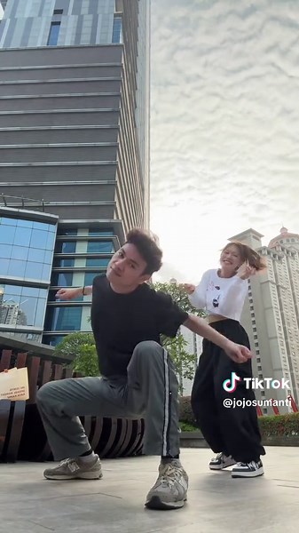 Jojo Dance: Shake It to the Max!