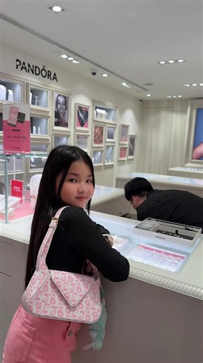 វីដេអូ​របស់ Elena mini miss icon Cambodia (@tanelenaminimiss) ជាមួយ original sound - Elena mini miss icon Cambodia