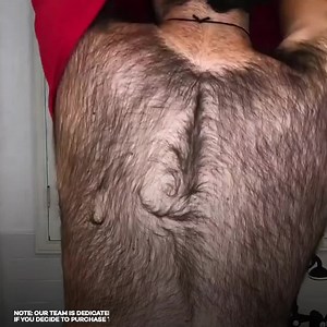 110K views · 81 reactions | You won’t ever have to strain while shaving your back again ‍♂️ Shop here: https://amzn.to/2NTDoEi Our team is dedicated to finding and telling you more about the products and deals we love. If you love them too and decide to purchase through the links below, we may receive a commission. Pricing and availability are subject to change. | In The Know | Facebook