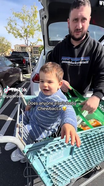 Hilarious Baby Chewbacca Laughs in the Car