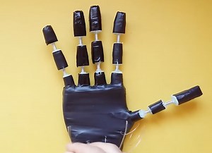 Talk to the (low-cost robotic) hand! | Arduino Blog