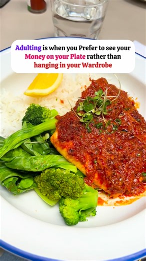 Leema Mahajan | Nutritionist & Weight loss specialist on Instagram: "I prefer to see my money on the plate rather than hanging in my wardrobe. Because real luxury is nourishment. An ideal plate is not about eating less. It’s about eating right proportions, every day. 🥬 ½ of your plate. Vegetables + fruits Mostly vegetables, some fruit. This part gives fiber, vitamins, minerals, and antioxidants. It supports digestion, gut health, immunity, and blood sugar control. 🍚 ¼ of your plate. Whole grai