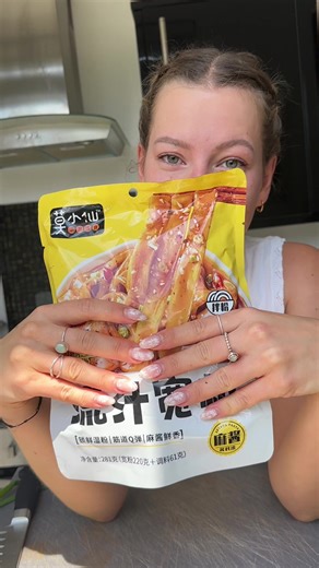 finally trying the sesame noods! and a lil chat about my self employment thank u so much for all the support ily guys 🥹🫶 also wanna do more chatty vids like this! but omg i had 20 mins of footage i need to learn to get to my point quicker lolol xx