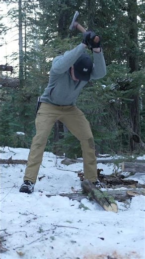 Solo Winter Camping - Bushcraft Shelter #bushcraft #camping #survival