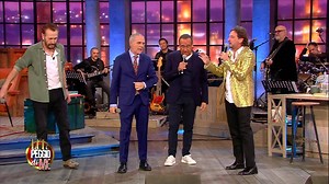 30K views · 493 reactions | Il gioco della roulette russa con Leonardo Pieraccioni e Carlo Conti #LuiÈPeggioDiMe | Rai3 | Facebook