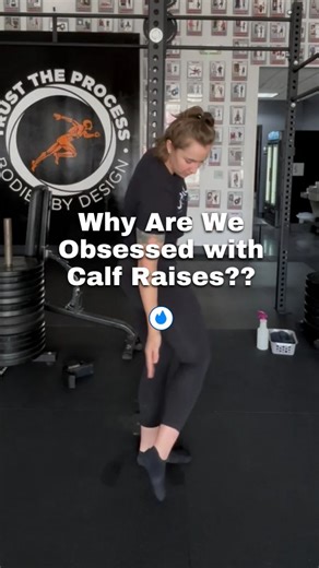 Why are we obsessed with calf raises??🤔 In the clinic, we prescribe calf raises every day. They are one of the most undertrained muscle groups in the body and we think it's because it's a little boring to train them, most of us don't know how important strong calves are, or some of us may think we have enough calf muscle and we don't need to train them. But, function is very different than the aesthetic appearance. We need to train our calves because we need them for: ▪️Running half marathons o
