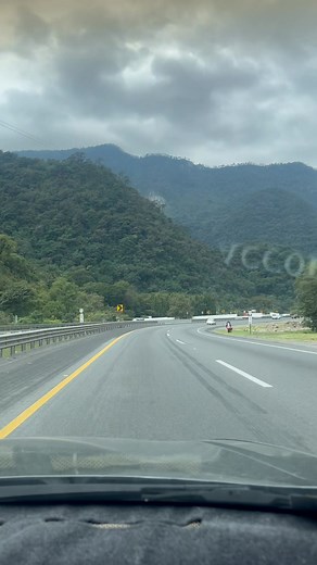 Banda RockanLover ❤️‍🔥 ✅Festival Corona Capital ✅ Playeras ✅Chamarras ✅Sudaderas ✅Cinturones ✅Pulsos ✅Aretes ✅Piercings ✅Quesadillas de Flor de Calabaza ✅Pambazos ✅Gorditas de Chicharrón Todo Muy Chido y Rico, pero vamos de Regreso a Nuestra Bella Isla…🥰🚙💨 Siéntelo, Vívelo, Vístelo… y Que Viva el RockandRoll🎸 | Mosh.Mosh