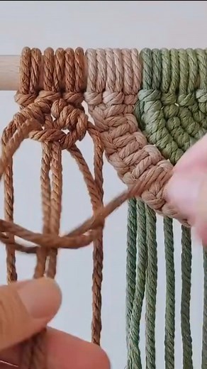 30K views · 265 reactions | This was just a sneak peek! Full Macrame tutorial drops today - hit that SUBSCRIBE button and be the first to watch! | Everything Macrame | Facebook