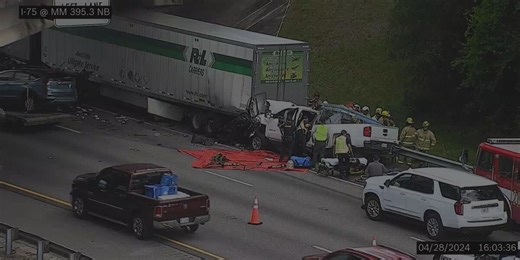 Three vehicle crash backs up I-75 and trauma alerts one person