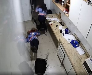 Hitman executes a man quickly and professionally - XGore - Extreme Gore Videos