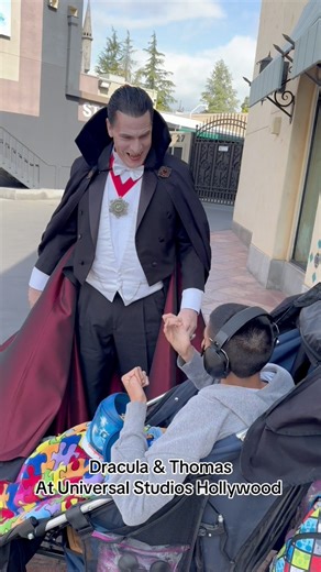 Dracula and Thomas at Universal Studios Hollywood #autism #autismawareness #autismacceptance #asd #specialneeds #universalstudios #universalstudioshollywood #epicuniverse #universalmonsters #megamoviesummer #countdracula #dracula #wwe #finnbalor | MagicWithThomas