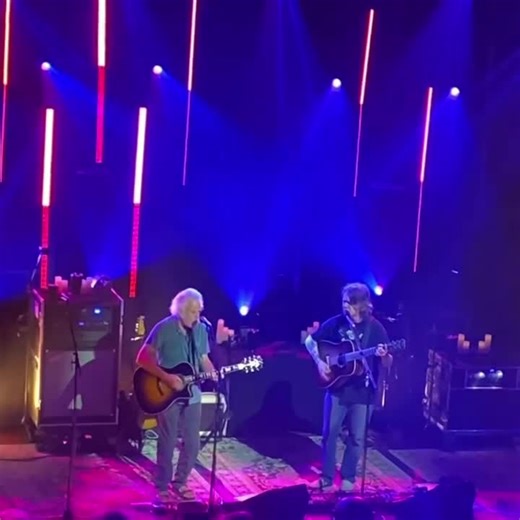 Bob Weir joined @billystrings last night and played a full set of Grateful Dead tunes together! 🤠 📸 Ratdog Tour . . 👇More Videos and Pics at👇 https://instagram.com/musicneverstopped | Music Never Stopped