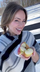 33K views · 1.4K reactions | Appropriate attire for feeding the wildlife? I’m sure they don’t care as long as you bring food ❤️ https://shop.lisarobertson.com/collections/lisa-robertson | Lisa Robertson | Facebook