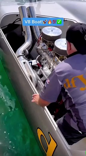 This is the most insane V8 Boat Ever! #v8 #boat #marine #engineering #marineengineer #engineering