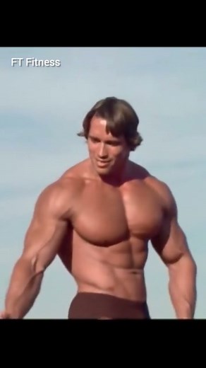17 Seconds of Arnold Schwarzenegger’s Iconic Poses!