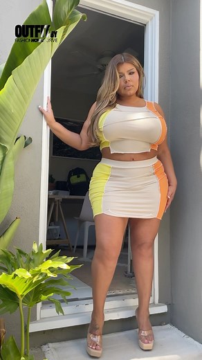 S H E L L M E N D E Z on Instagram: "Pause 💛 @fashionnovacurve"