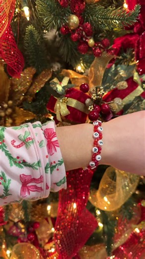 loveandloopsbracelets (@loveandloopsbracelets)’s videos with merry xmas - canistrs