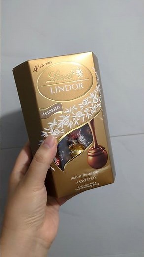 Lindt Lindor assorted chocolate with smooth melting filling review in description