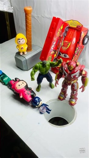 Transformer robot pushes Captain America into the hole😱