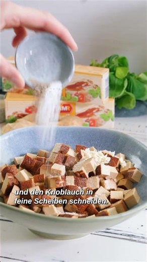 Reisbowl mit mariniertem Vitam-Tofu und Sesam