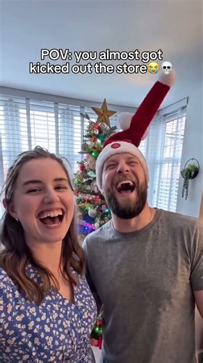 Singing & Dancing Santa Hat – The Christmas Hat That Steals the Party