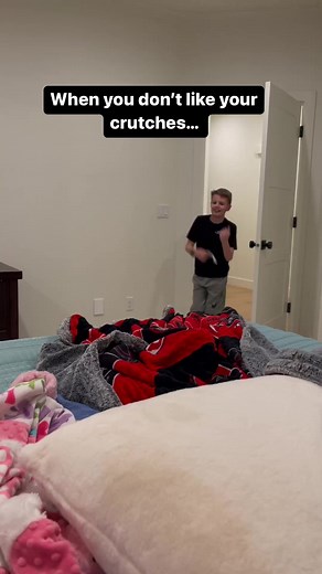 278K views · 2.3K reactions | That leg tho..  #brokenfoot #legday #workout #hop #crutches #hopalong #getwellsoon | Love For Luke | Facebook