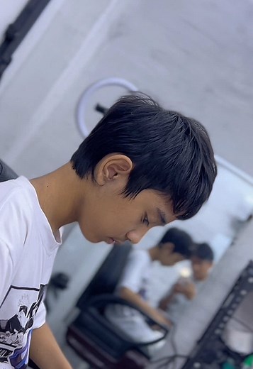 Mastering the Mod Cut at San Fernando Barbershop